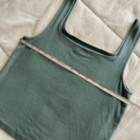Old Navy Women's Green Tank Top Size Large - Picture 3 of 5